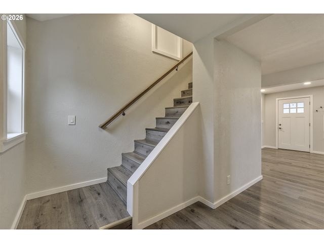 715 S 8TH Ave, Cornelius, OR 97113