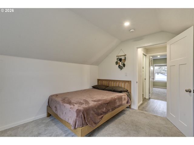 715 S 8TH Ave, Cornelius, OR 97113