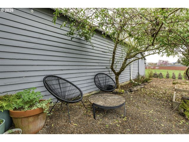 715 S 8TH Ave, Cornelius, OR 97113