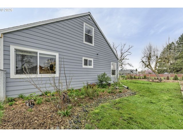 715 S 8TH Ave, Cornelius, OR 97113