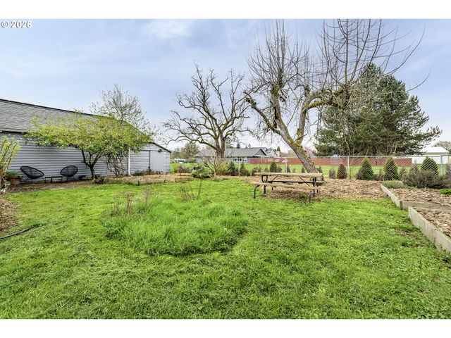 715 S 8TH Ave, Cornelius, OR 97113