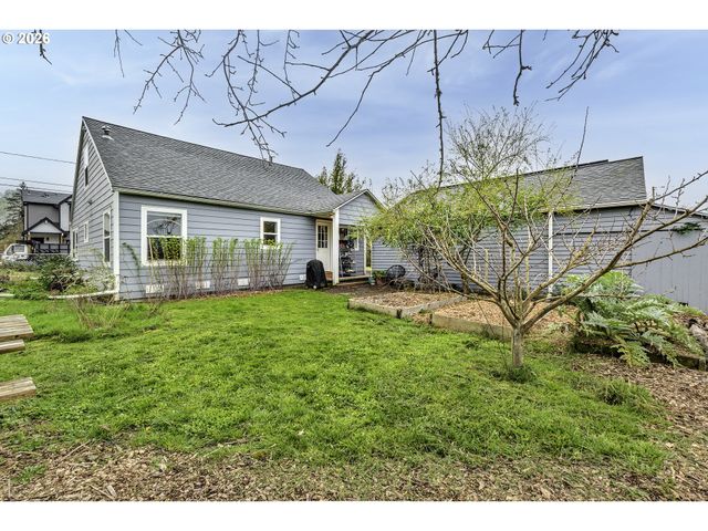 715 S 8TH Ave, Cornelius, OR 97113