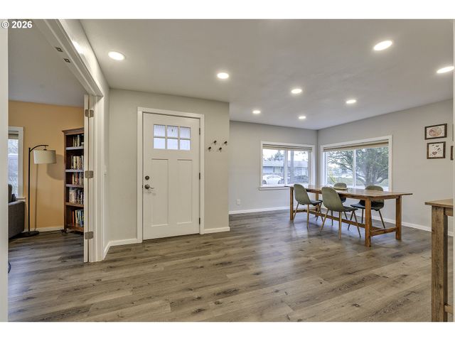 715 S 8TH Ave, Cornelius, OR 97113