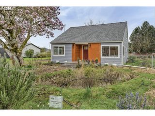 715 S 8TH Ave, Cornelius, OR 97113