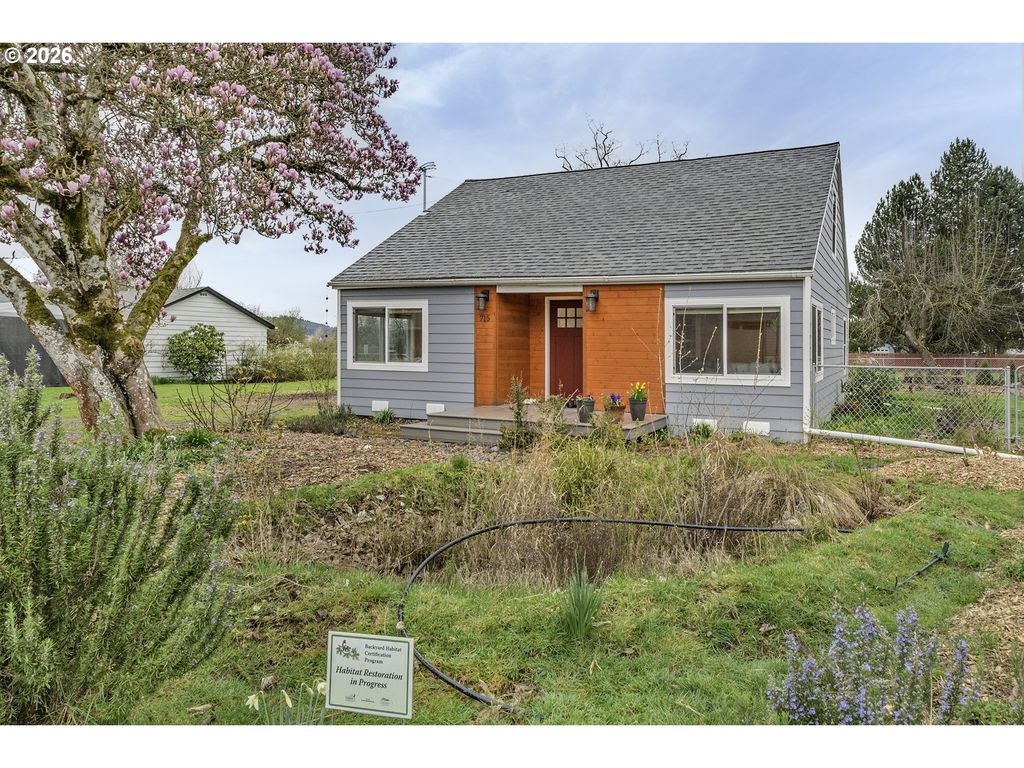 715 S 8TH Ave, Cornelius, OR 97113