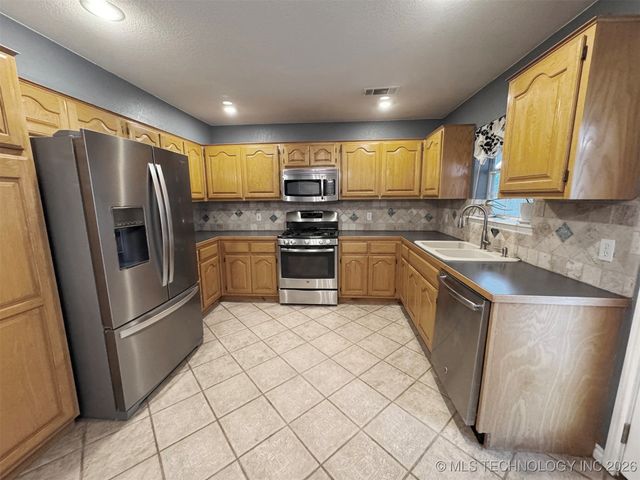 5908 W 43rd Street, Tulsa, OK 74107