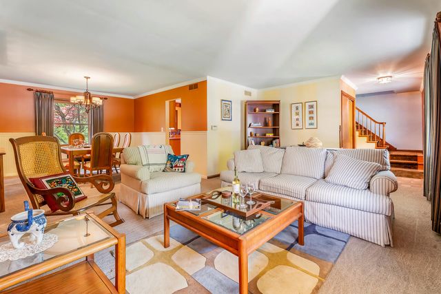 203 Mayfield Avenue, Valparaiso, IN 46383