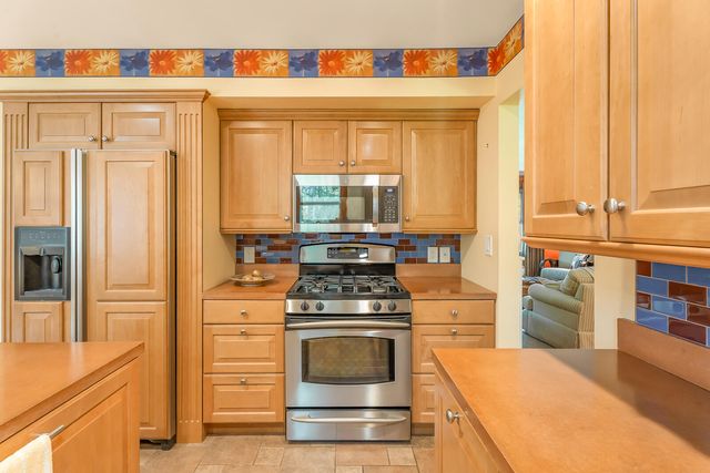 203 Mayfield Avenue, Valparaiso, IN 46383