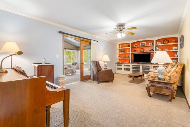 203 Mayfield Avenue, Valparaiso, IN 46383