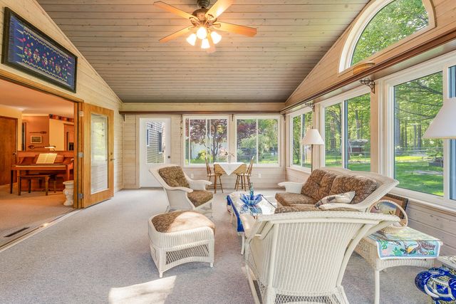 203 Mayfield Avenue, Valparaiso, IN 46383