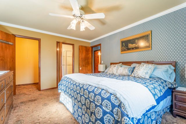 203 Mayfield Avenue, Valparaiso, IN 46383