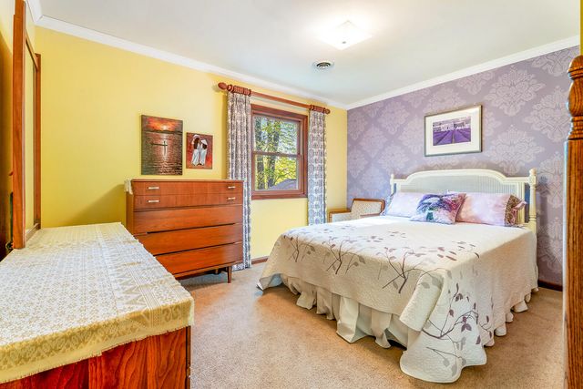 203 Mayfield Avenue, Valparaiso, IN 46383