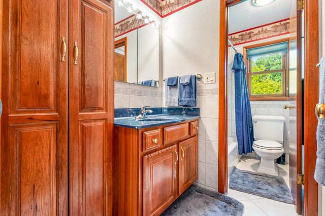 203 Mayfield Avenue, Valparaiso, IN 46383