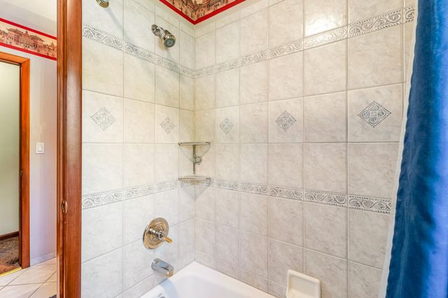203 Mayfield Avenue, Valparaiso, IN 46383
