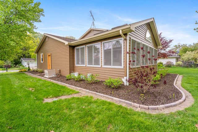 203 Mayfield Avenue, Valparaiso, IN 46383