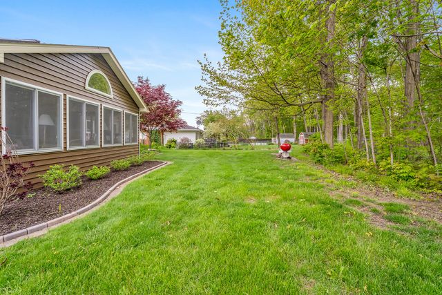 203 Mayfield Avenue, Valparaiso, IN 46383