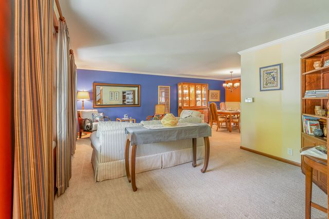 203 Mayfield Avenue, Valparaiso, IN 46383