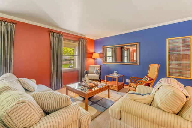 203 Mayfield Avenue, Valparaiso, IN 46383