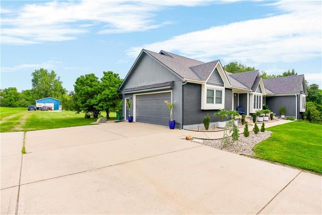 17850 W 182nd Street, Olathe, KS 66062