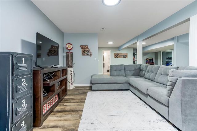 17850 W 182nd Street, Olathe, KS 66062