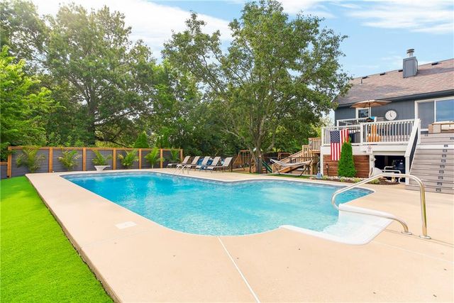 17850 W 182nd Street, Olathe, KS 66062