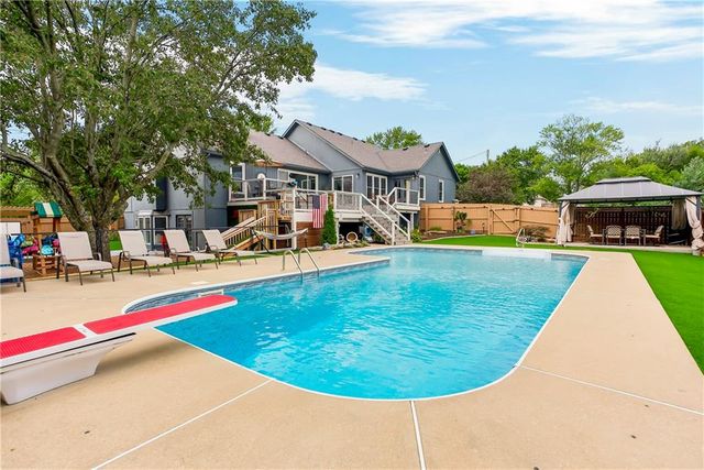 17850 W 182nd Street, Olathe, KS 66062