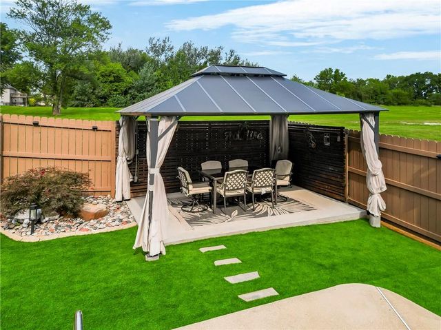 17850 W 182nd Street, Olathe, KS 66062