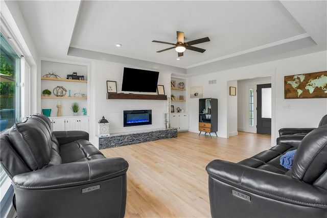 17850 W 182nd Street, Olathe, KS 66062