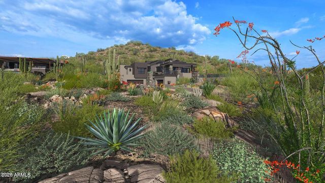 8300 E DIXILETA Drive 267, Scottsdale, AZ 85266