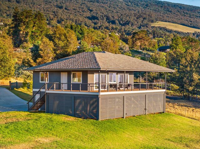 909 Copp Rd, Kula, HI 96790