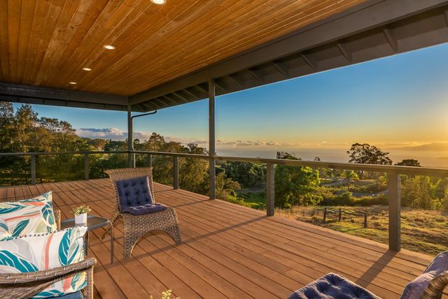 909 Copp Rd, Kula, HI 96790