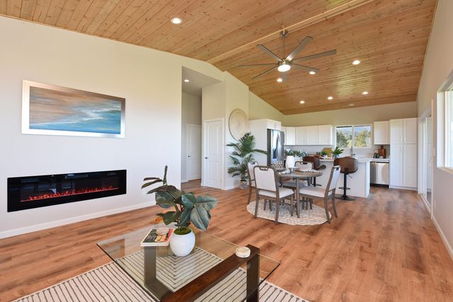 909 Copp Rd, Kula, HI 96790