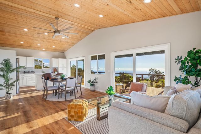 909 Copp Rd, Kula, HI 96790