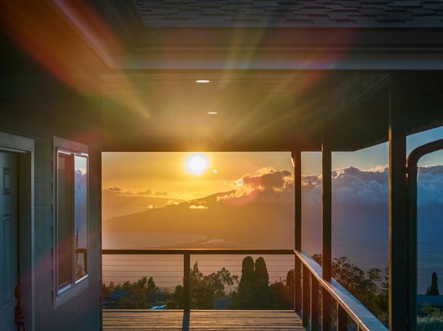 909 Copp Rd, Kula, HI 96790