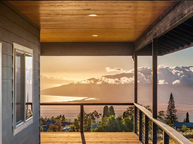 909 Copp Rd, Kula, HI 96790