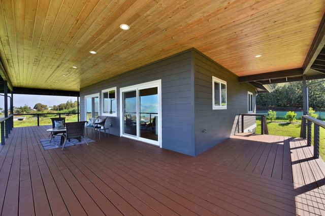 909 Copp Rd, Kula, HI 96790