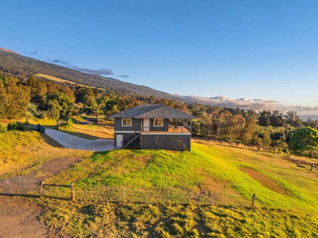 909 Copp Rd, Kula, HI 96790