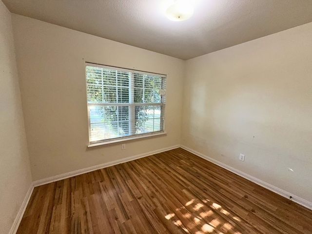 10009 Iron Ridge Drive, Fort Worth, TX 76140