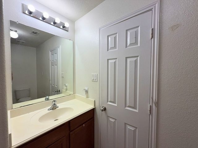 10009 Iron Ridge Drive, Fort Worth, TX 76140