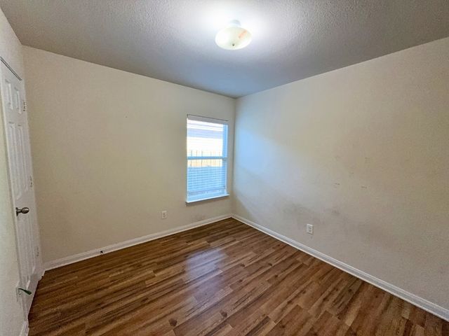 10009 Iron Ridge Drive, Fort Worth, TX 76140