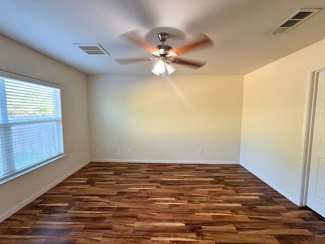 10009 Iron Ridge Drive, Fort Worth, TX 76140