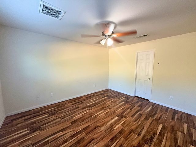 10009 Iron Ridge Drive, Fort Worth, TX 76140