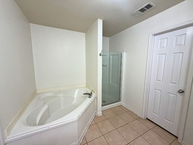 10009 Iron Ridge Drive, Fort Worth, TX 76140
