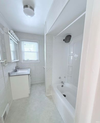 612 W Cromer Avenue, Muncie, IN 47303