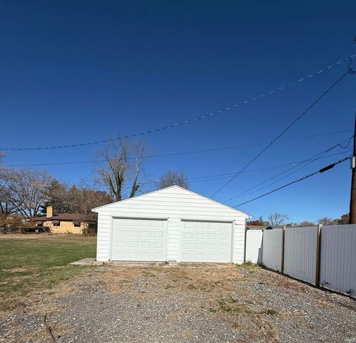 612 W Cromer Avenue, Muncie, IN 47303