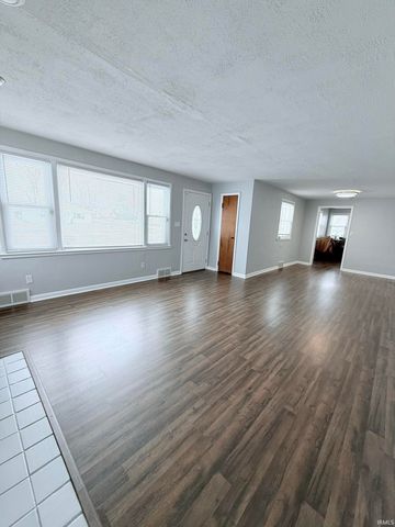 612 W Cromer Avenue, Muncie, IN 47303