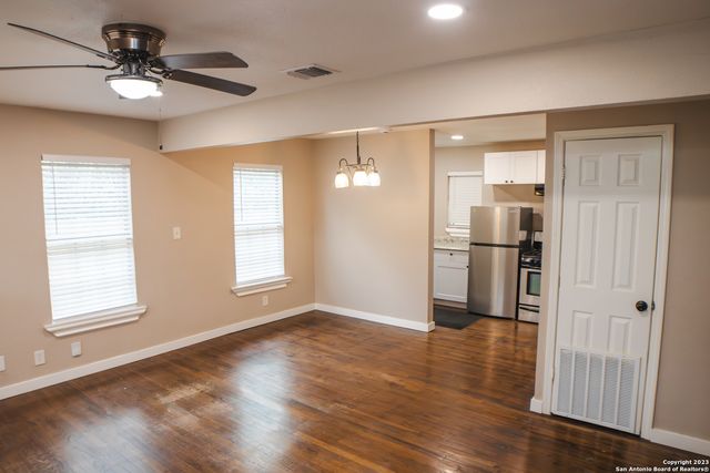 415 Riddle St, San Antonio, TX 78210