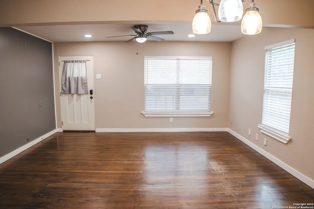 415 Riddle St, San Antonio, TX 78210