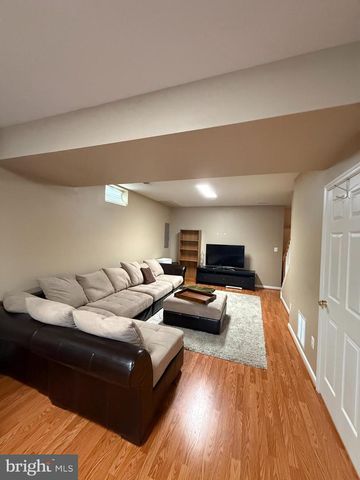 13286 HOLLY MEADOW LN, Herndon, VA 20171