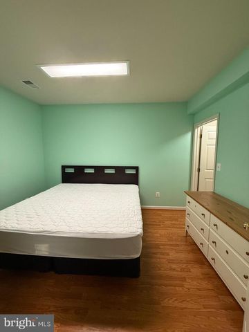 13286 HOLLY MEADOW LN, Herndon, VA 20171